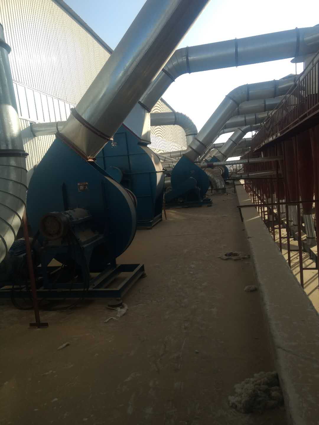 四十四團(tuán)綜合加工廠(chǎng)新建4臺(tái)171型加工生產(chǎn)線(xiàn)